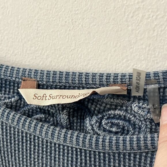 Soft Surroundings Camden Tunic Top Women’s Large Blue Embroidered Waffle Knit - Picture 4 of 7